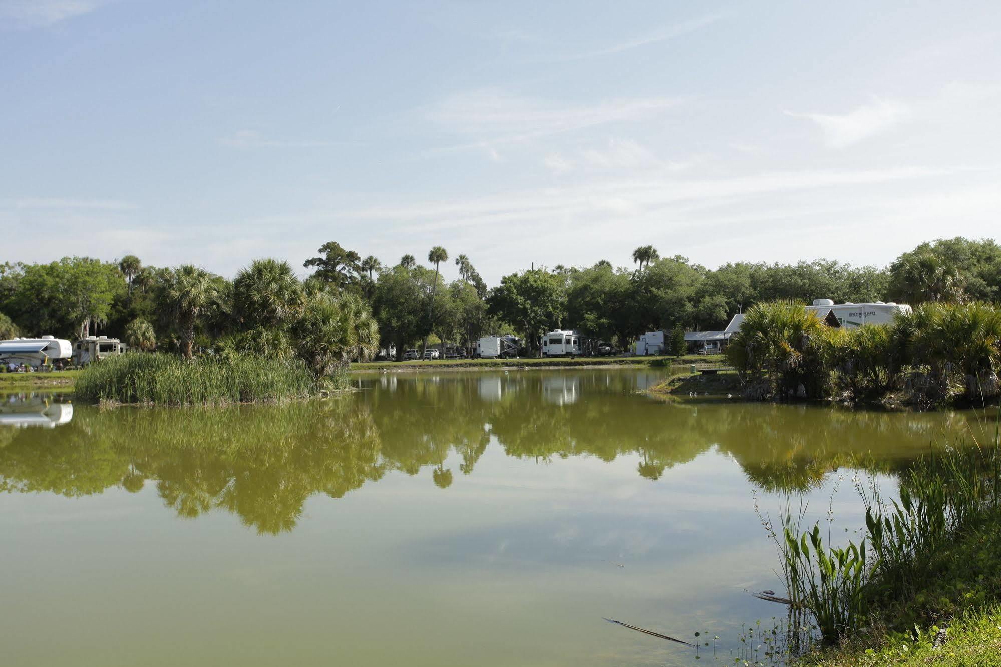 קריסטל ריבר Crystal Isles Rv Resort מראה חיצוני תמונה